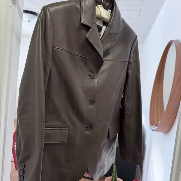 Leather jacket - Picture 3 of 5